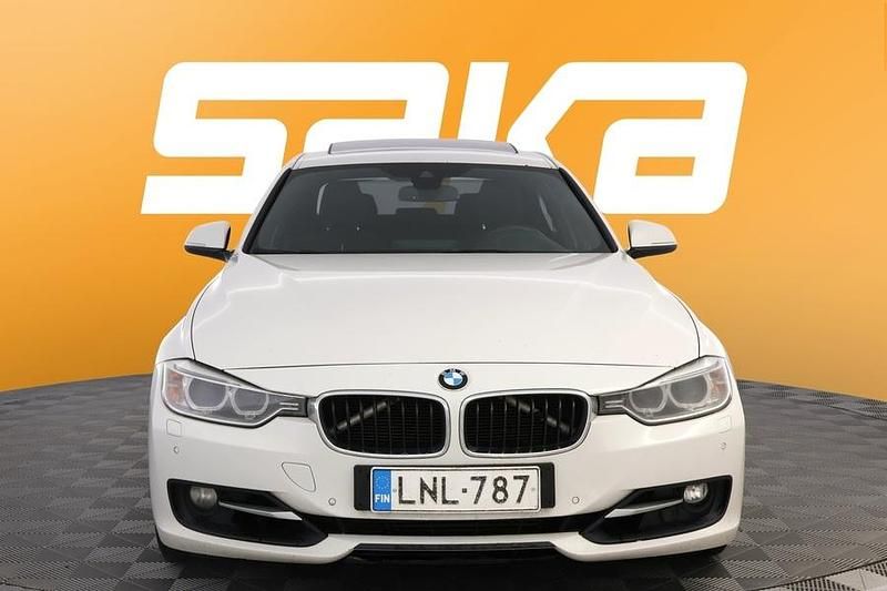 Käytetty BMW 330 Comfort Edition 258 HP (189 kW) 2012 Sedan