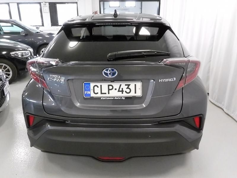Käytetty Toyota C-HR 122 HP (89 kW) 2018 Harmaa Katumaasturi