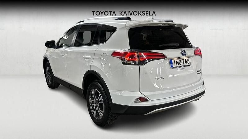 Käytetty Toyota RAV4 Hybrid Active 155 HP (114 kW) 2016 Valkoinen Katumaasturi