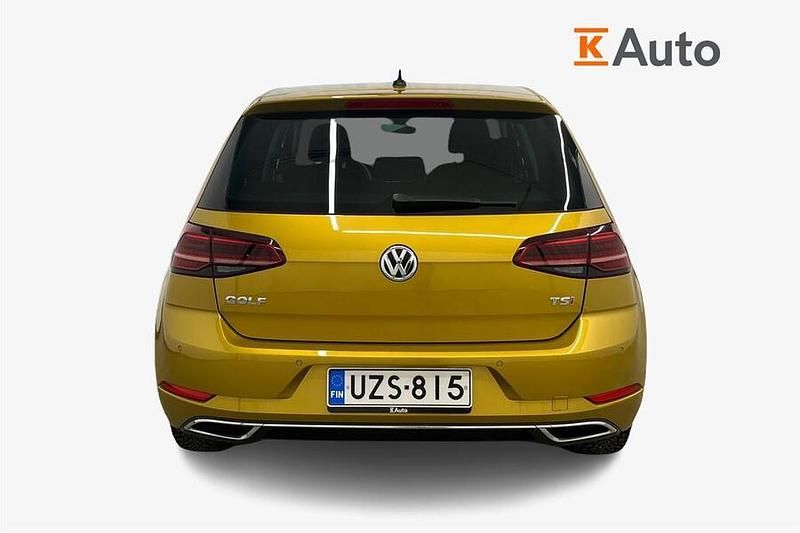 Käytetty VW Golf VII Highline 125 HP (91 kW) 2017 Keltainen Viistoperä