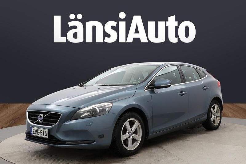Käytetty Volvo V40 Momentum 150 HP (110 kW) 2013 Viistoperä