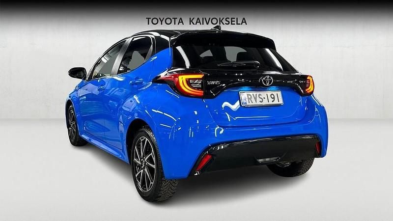 Käytetty Toyota Yaris Hybrid Edition 131 HP (96 kW) 2024 Sininen Viistoperä