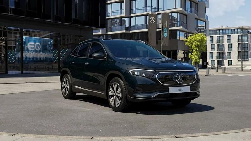 Käytetty Mercedes EQA300 Business 167 kW (228 HP) 2022 Katumaasturi