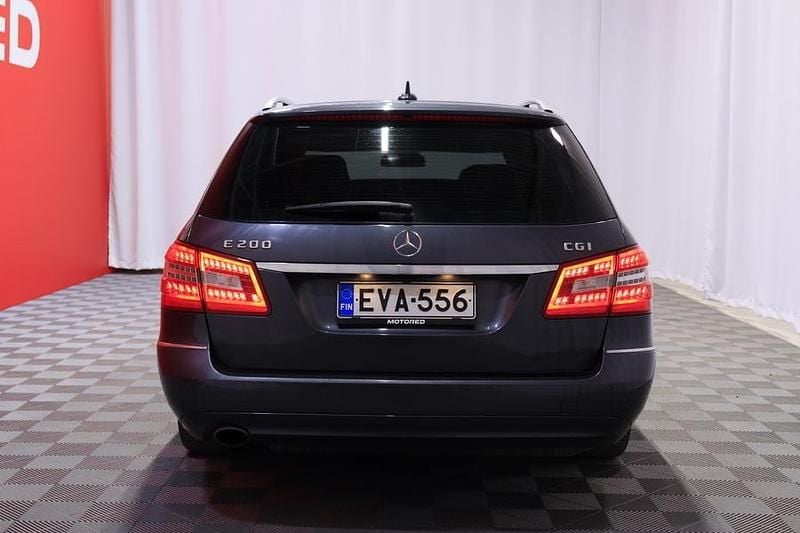 Käytetty Mercedes E200 Avantgarde 184 HP (135 kW) 2011 Farmari