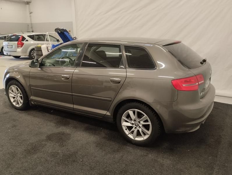 Käytetty Audi A3 Sportback 105 HP (77 kW) 2012 Viistoperä