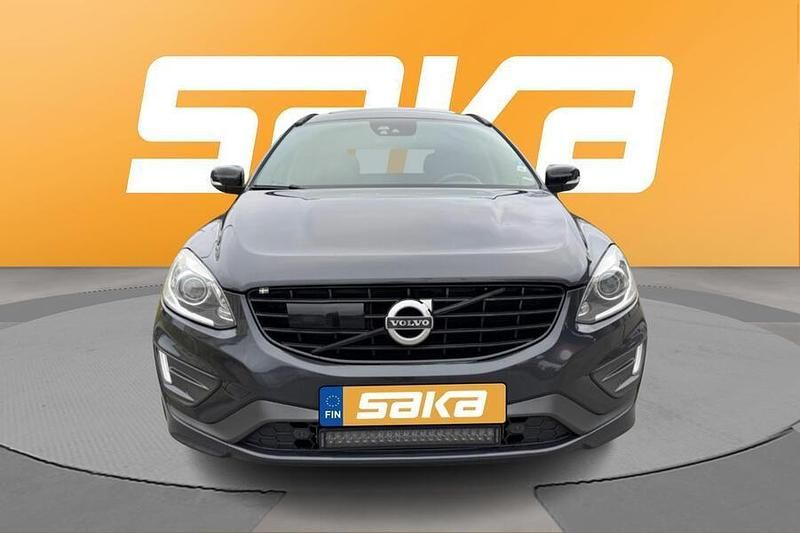 Käytetty Volvo XC60 Business Edition 190 HP (139 kW) 2017 Katumaasturi