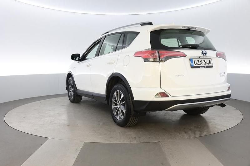 Käytetty Toyota RAV4 Hybrid Edition 155 HP (114 kW) 2017 Katumaasturi