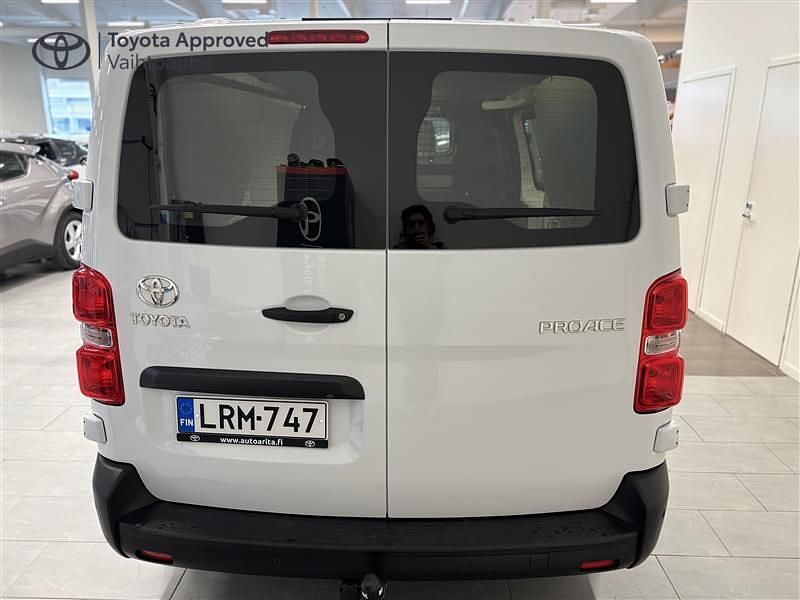 Käytetty Toyota Proace 144 HP (105 kW) 2022 Valkoinen Tila-auto