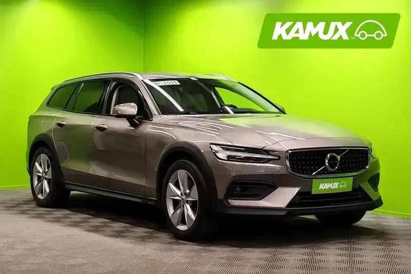 Käytetty 2019 Volvo V60 CC Momentum Farmari | 24 790 € (Supertarjous) - Kuva 1/4