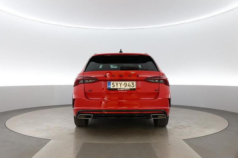 Käytetty Skoda Octavia RS 245 HP (180 kW) 2021 Farmari