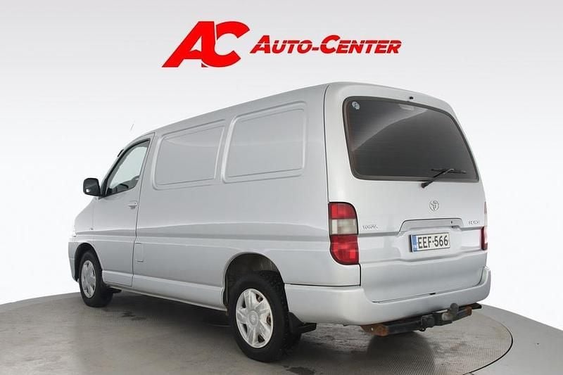 Käytetty Toyota HiAce 95 HP (69 kW) 2007 Hopea Van