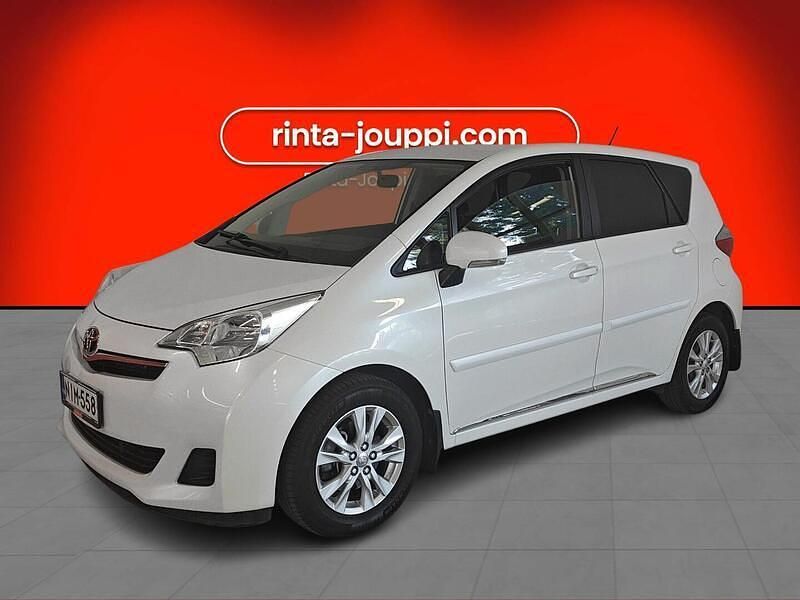 Valkoinen Käytetty 2012 Toyota Verso-S Multidrive S Tila-auto | 10 880 € (Perustarjous) - Kuva 1/4