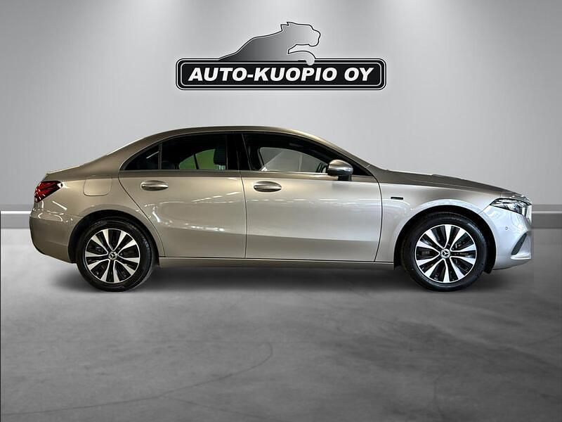 Käytetty Mercedes A250 Business 160 HP (117 kW) 2020 Harmaa Sedan