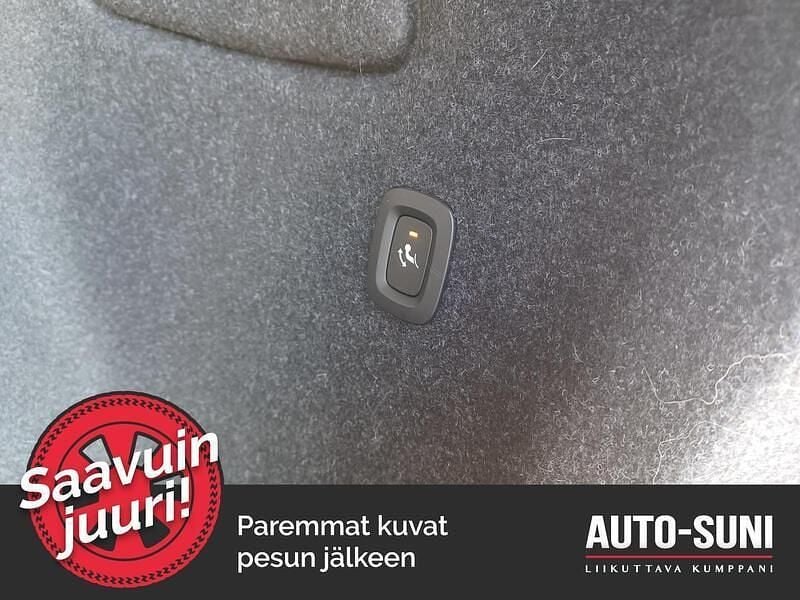 Käytetty Volvo XC40 R-Design 300 kW (408 HP) 2021 Katumaasturi