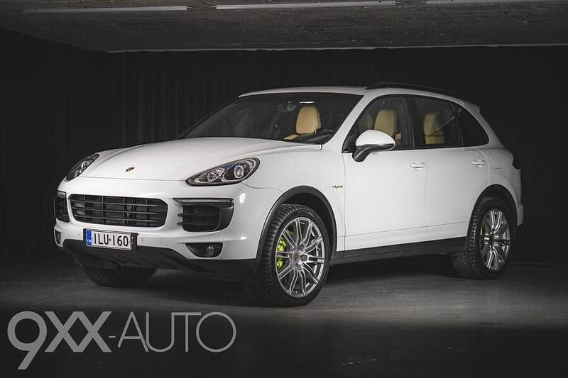Käytetty Porsche Cayenne S E-Hybrid 333 HP (244 kW) 2015 Katumaasturi