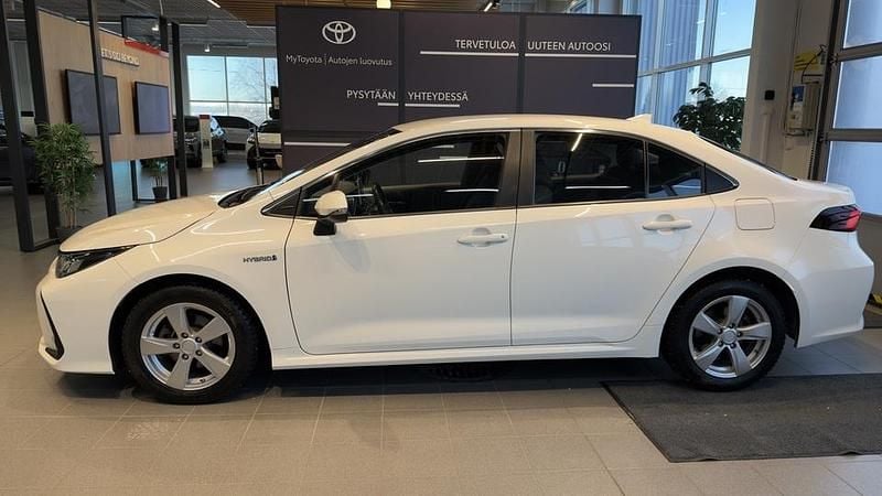 Käytetty Toyota Corolla Active 122 HP (89 kW) 2020 Valkoinen Sedan