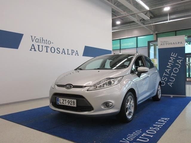 Harmaa Käytetty 2011 Ford Fiesta Titanium Viistoperä | 5 400 € (Perustarjous) - Kuva 1/4