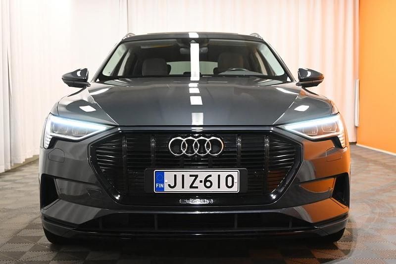 Käytetty Audi e-tron 230 kW (313 HP) 2020 Katumaasturi