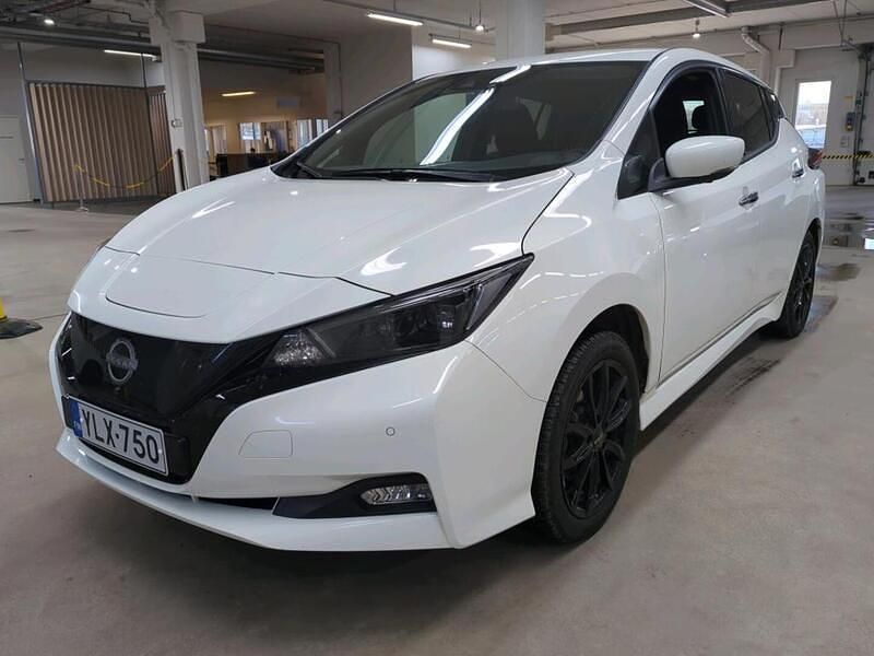 Käytetty Nissan Leaf 360º 160 kW (218 HP) 2023 Valkoinen Viistoperä