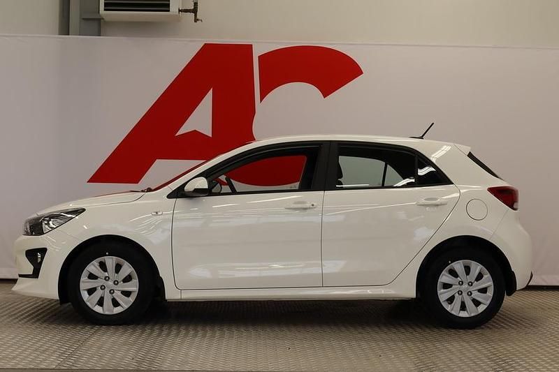 Käytetty Kia Rio LX 101 HP (74 kW) 2023 Viistoperä