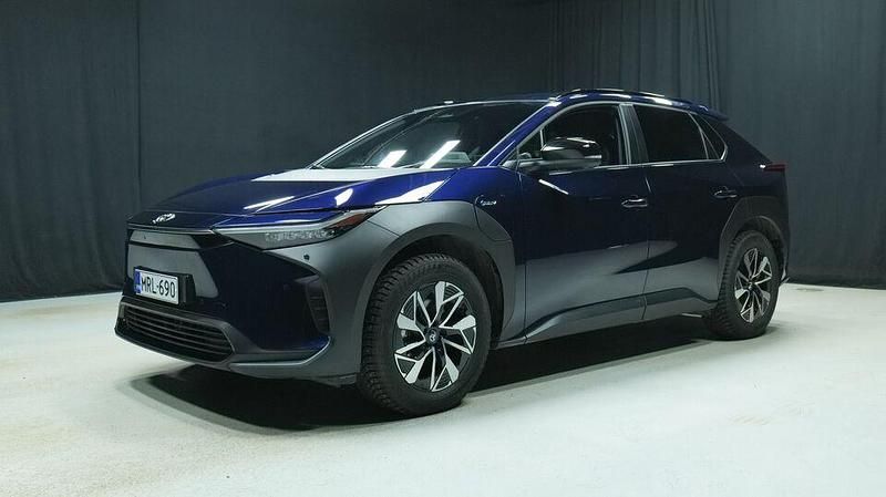 Käytetty Toyota bZ4X Edition 2025 Sininen Katumaasturi