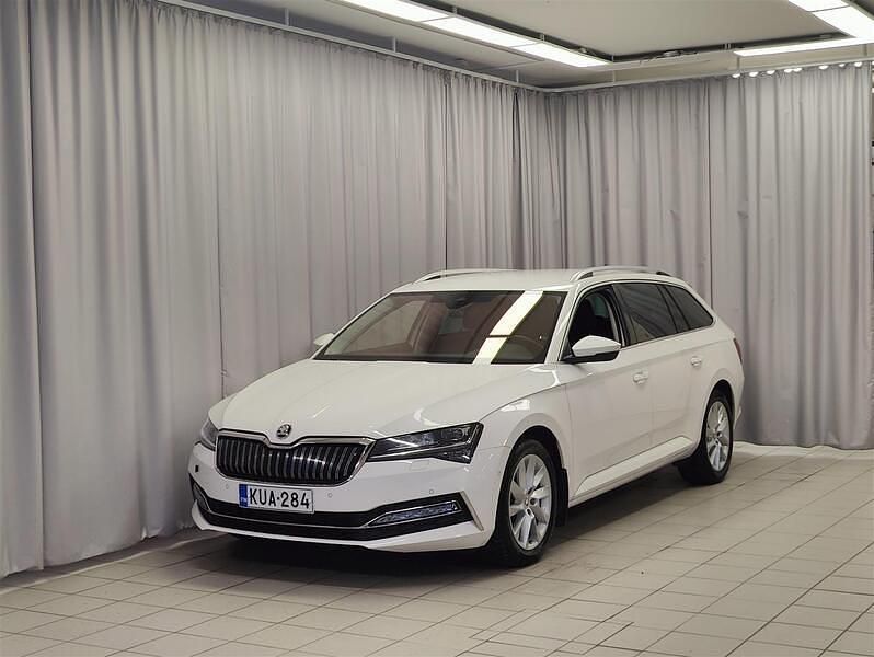 Valkoinen Käytetty 2021 Skoda Superb Style Farmari | 24 900 € (Perustarjous) - Kuva 1/4