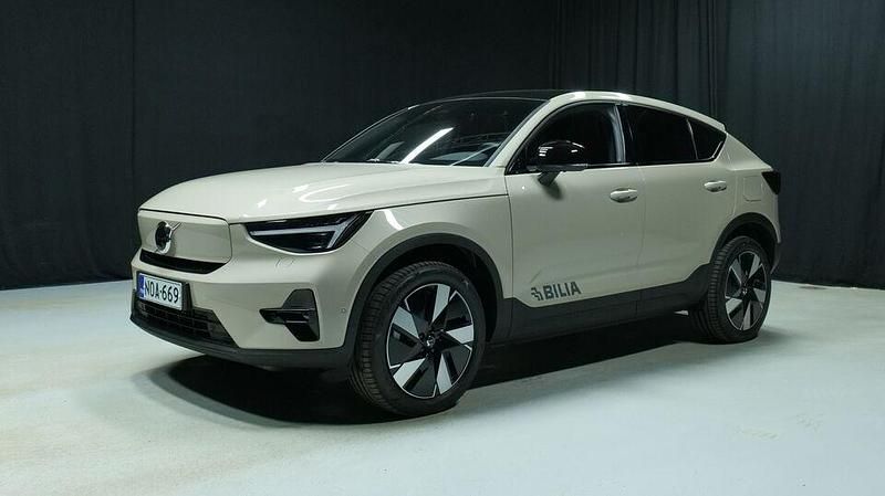 743 Uusi 2025 Volvo EC40 Plus Katumaasturi | 53 400 € (Hieman kallis) - Kuva 1/3