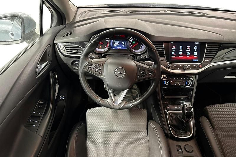 Käytetty Opel Astra Innovation 148 HP (108 kW) 2017 Hopea Farmari