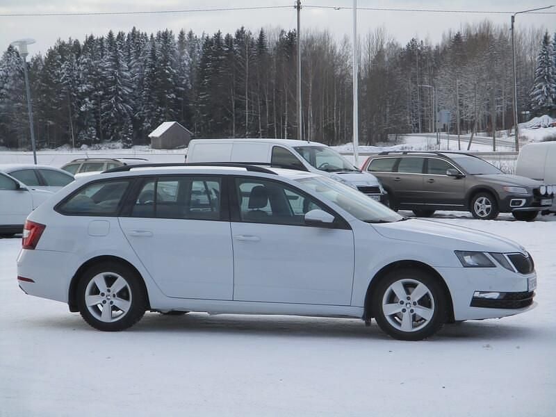 Käytetty Skoda Octavia Business Line 116 HP (85 kW) 2019 Valkoinen Farmari