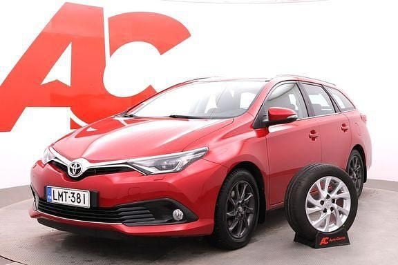 Punainen Käytetty 2016 Toyota Auris Touring Sports Multidrive S Farmari | 15 990 € (Perustarjous) - Kuva 1/4