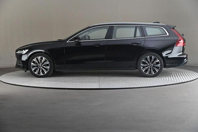 Käytetty Volvo V60 Business Edition 197 HP (144 kW) 2022 Farmari