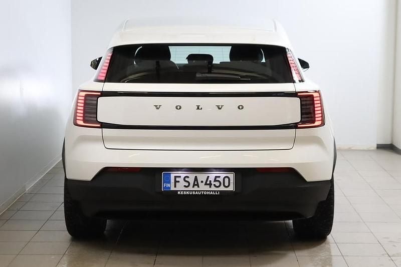 Käytetty Volvo EX30 Core 200 kW (272 HP) 2024 Valkoinen Katumaasturi