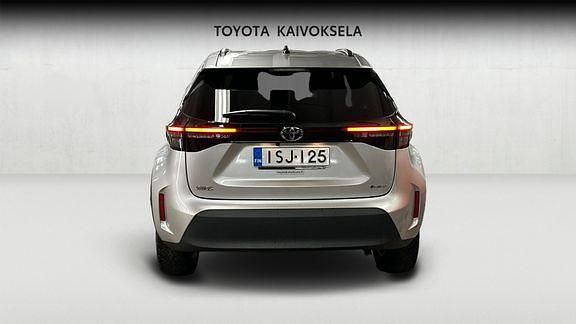 Käytetty Toyota Yaris Cross Edition 116 HP (85 kW) 2025 Hopea Katumaasturi