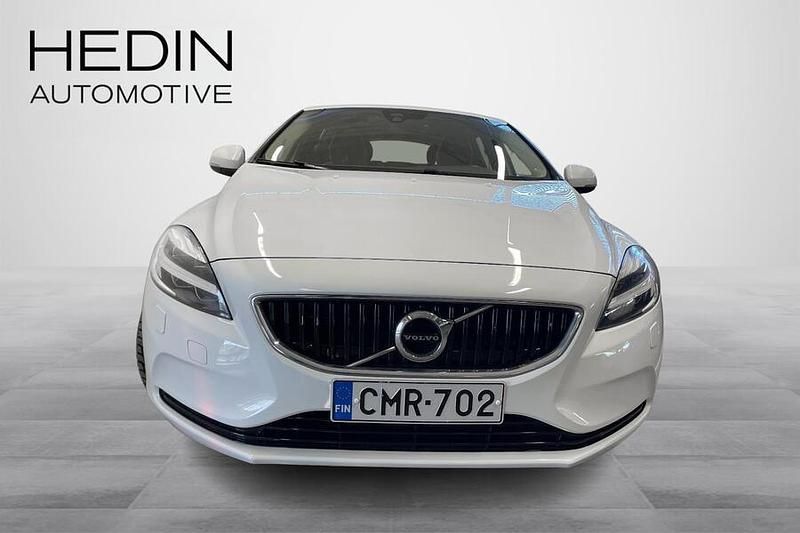 Käytetty Volvo V40 Business Edition 122 HP (89 kW) 2019 Valkoinen Viistoperä