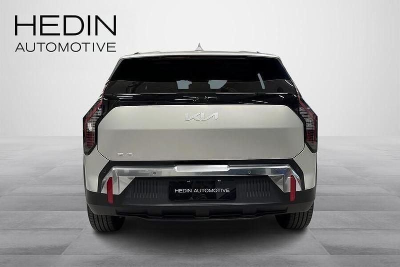 Käytetty Kia EV3 Earth 150 kW (204 HP) 2025 Harmaa Katumaasturi