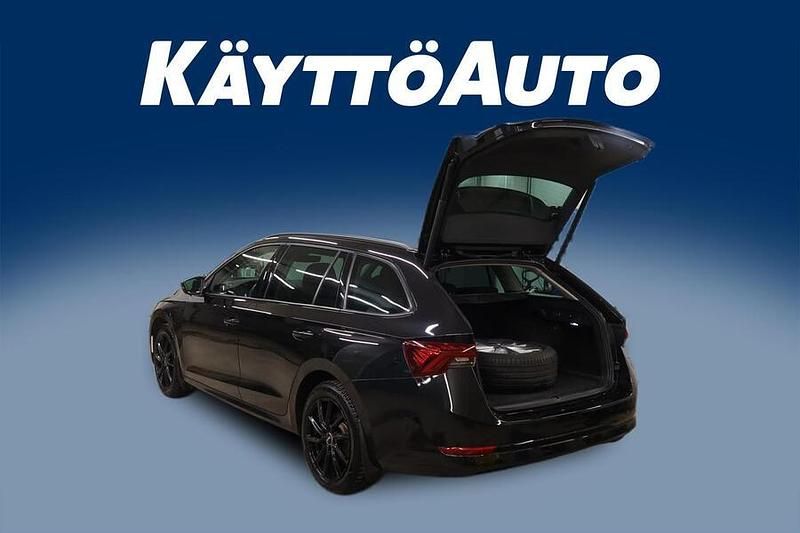 Käytetty Skoda Octavia Style 204 HP (150 kW) 2023 Musta Farmari