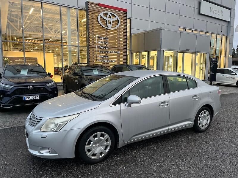 Käytetty 2010 Toyota Avensis Terra Sedan | 13 480 € (Perustarjous) - Kuva 1/3