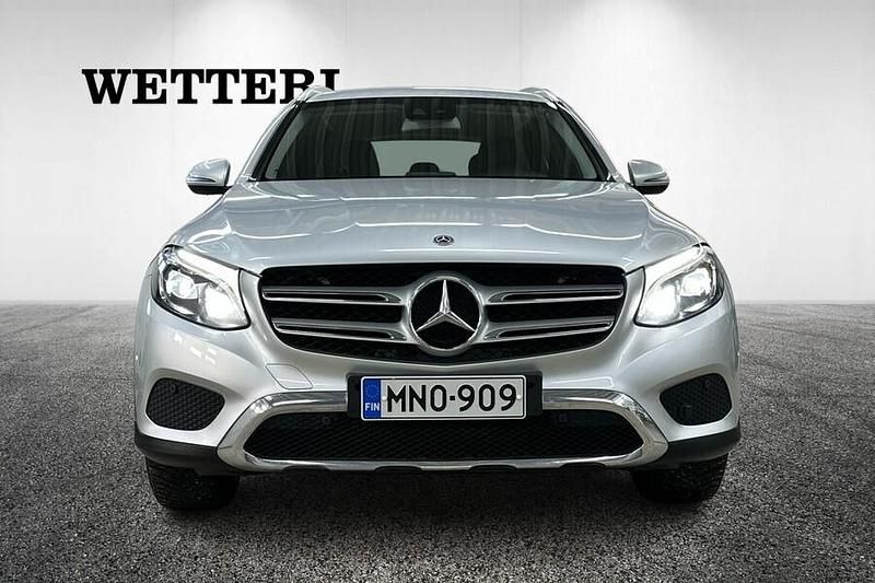 Käytetty Mercedes GLC250 Business 204 HP (150 kW) 2018 Harmaa Katumaasturi