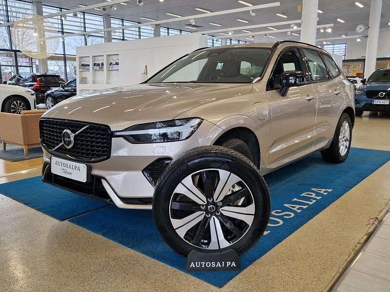Käytetty Volvo XC60 Plus 456 HP (335 kW) 2023 Katumaasturi