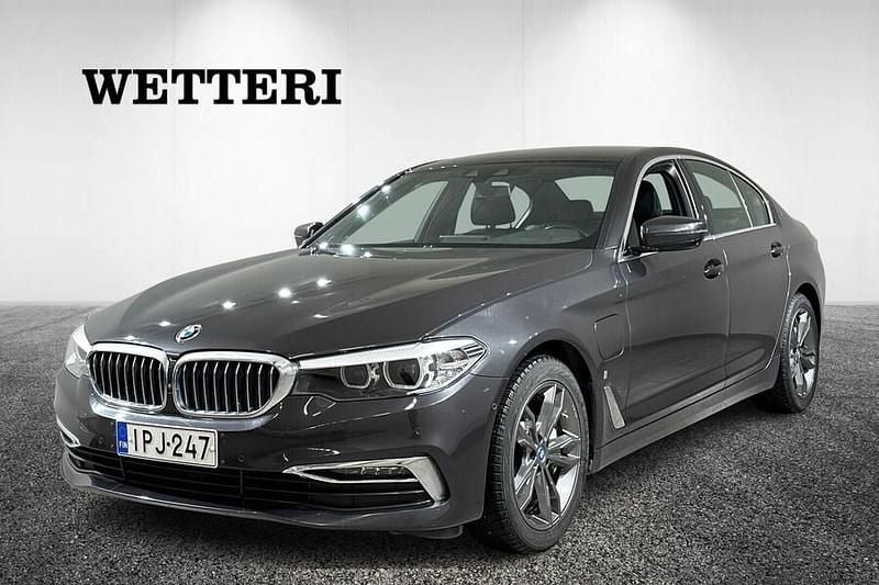 Harmaa Käytetty 2019 BMW 530e iPerformance Sedan | 19 800 € (Perustarjous) - Kuva 1/3