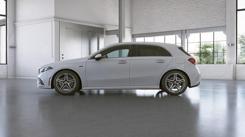 Käytetty Mercedes A250 Advanced 160 HP (117 kW) 2020 Valkoinen Viistoperä