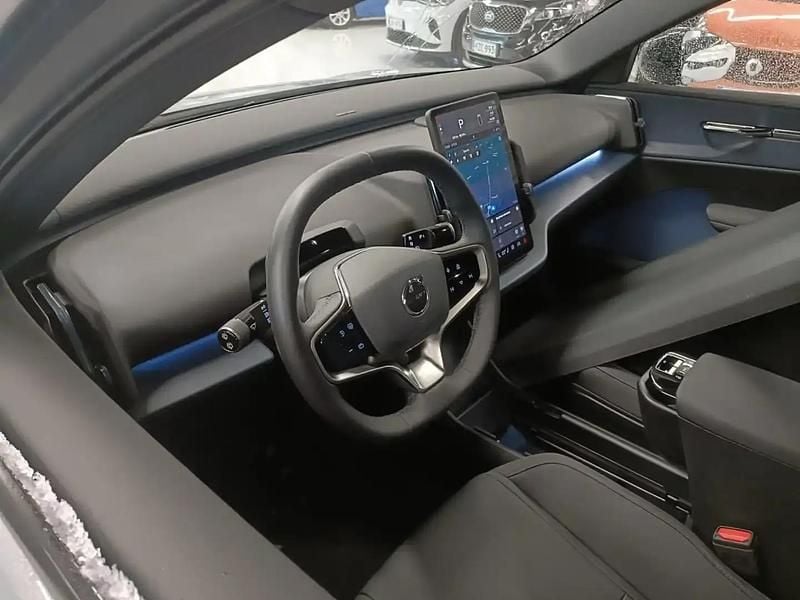 Käytetty Volvo EX30 Performance 314 kW (428 HP) 2024 Hopea / harmaa Katumaasturi