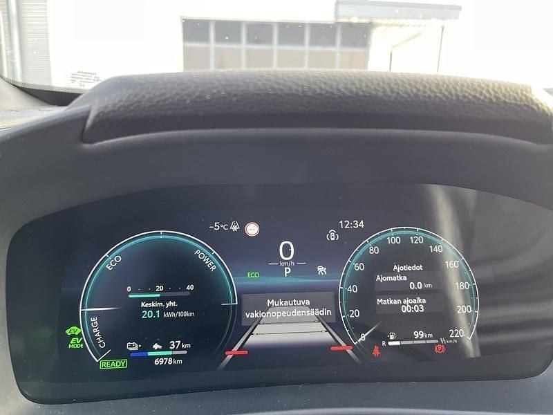 Käytetty Toyota C-HR Edition 223 HP (164 kW) 2025 2vu silver metallic Katumaasturi