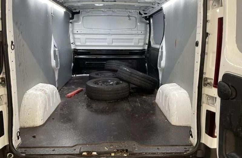 Käytetty Nissan NV300 Comfort 125 HP (91 kW) 2016 Valkoinen Van