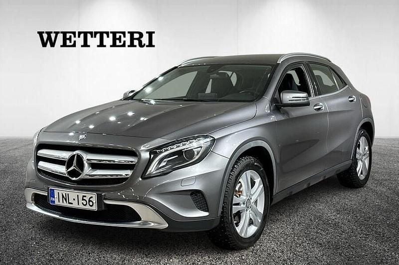 Harmaa Käytetty 2017 Mercedes GLA180 Urban Katumaasturi | 21 900 € (Perustarjous) - Kuva 1/4