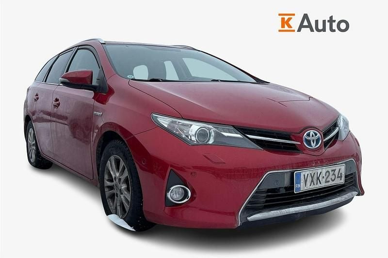Käytetty Toyota Auris Touring Sports Active 99 HP (72 kW) 2014 Punainen Farmari