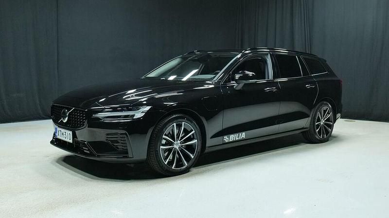 Musta Käytetty 2025 Volvo V60 Plus Farmari | 49 800 € (Kallis) - Kuva 1/3