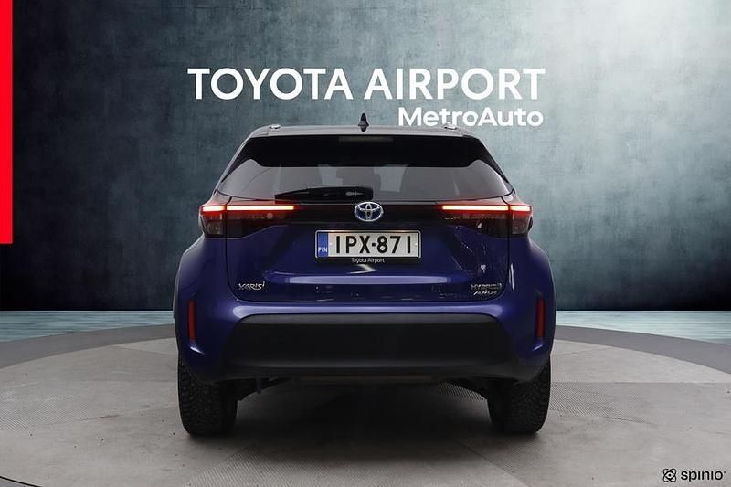 Käytetty Toyota Yaris Cross 116 HP (85 kW) 2022 Sininen Katumaasturi