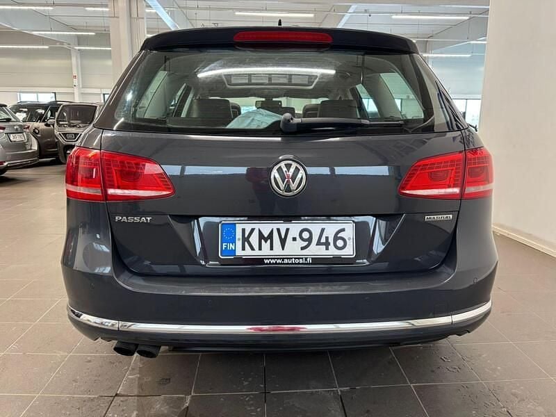 Käytetty VW Passat Highline 160 HP (117 kW) 2015 Harmaa Farmari