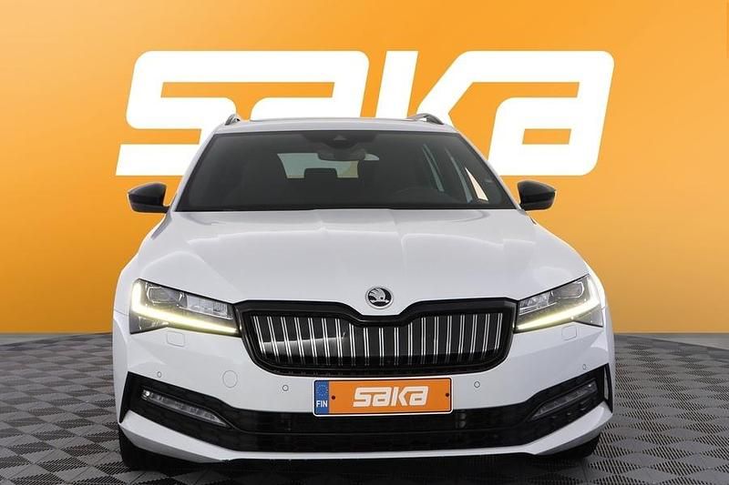 Käytetty Skoda Superb SportLine 218 HP (160 kW) 2022 Farmari